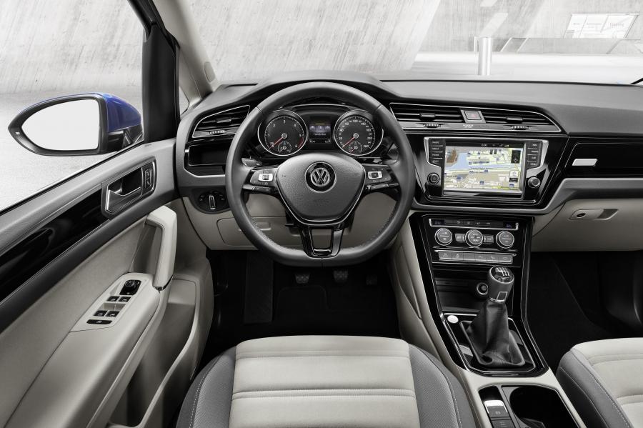  Volkswagen Touran 2015 года  (фото 6 из 26)